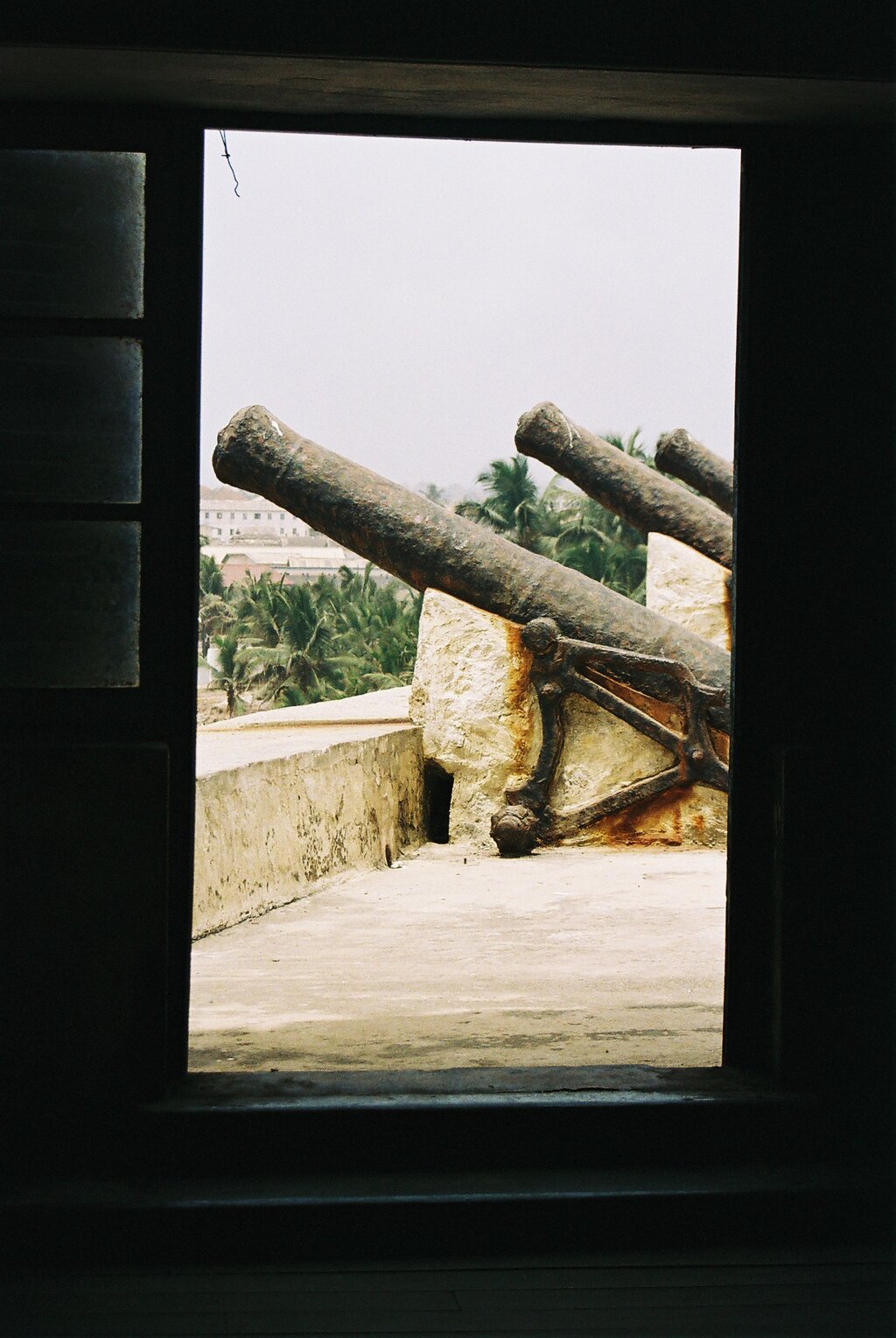 Slave trade and gold trade, protected at Cape Coast Castle, canons lined up! 