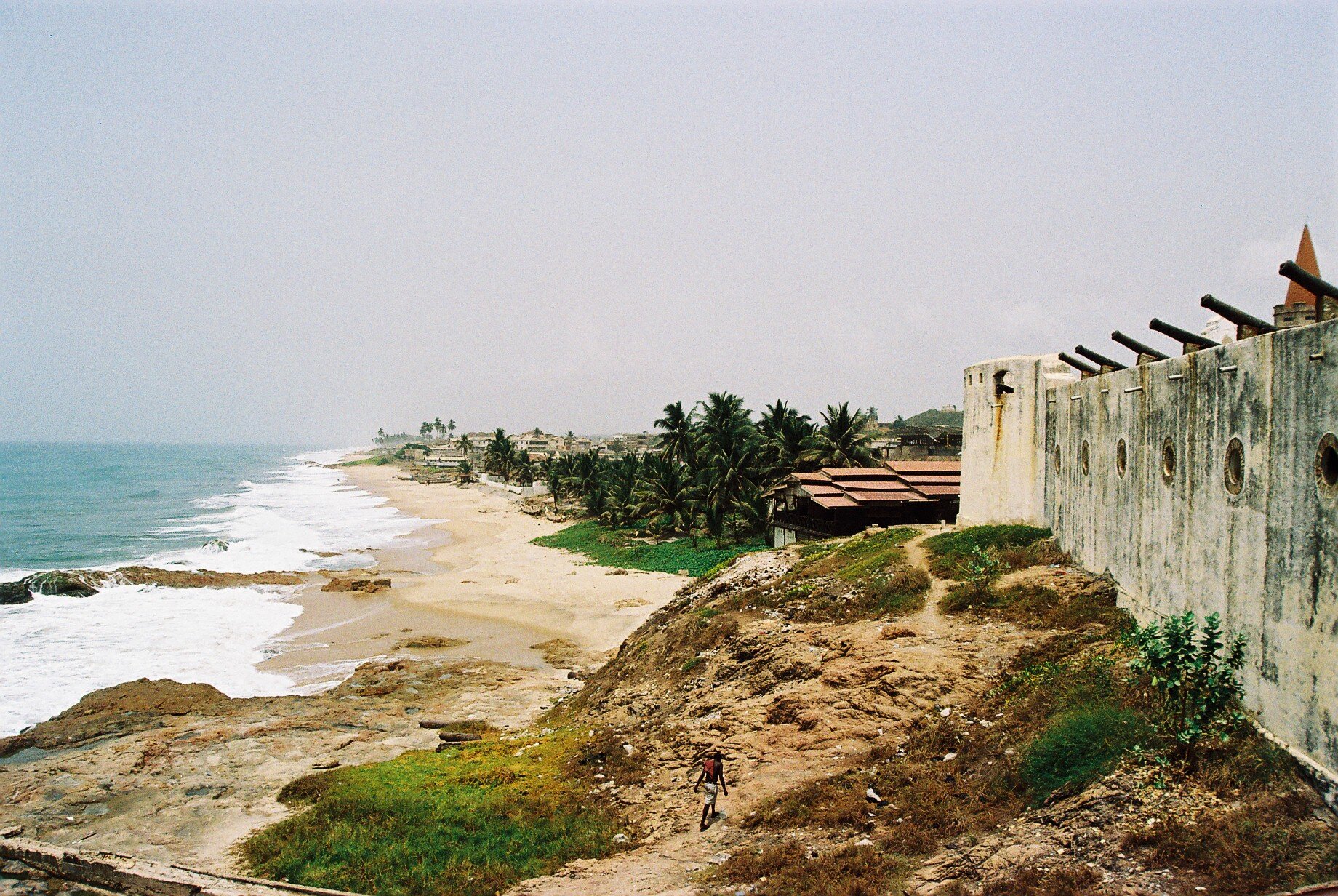 Cape Coast Castle, walls and canons
